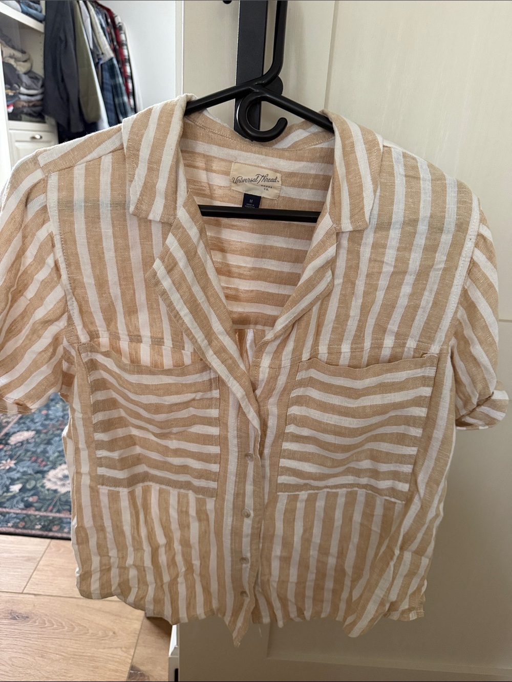 Short sleeve button up